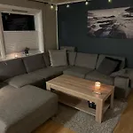 Nydelige Tromsdalen - Rom I Enebolig