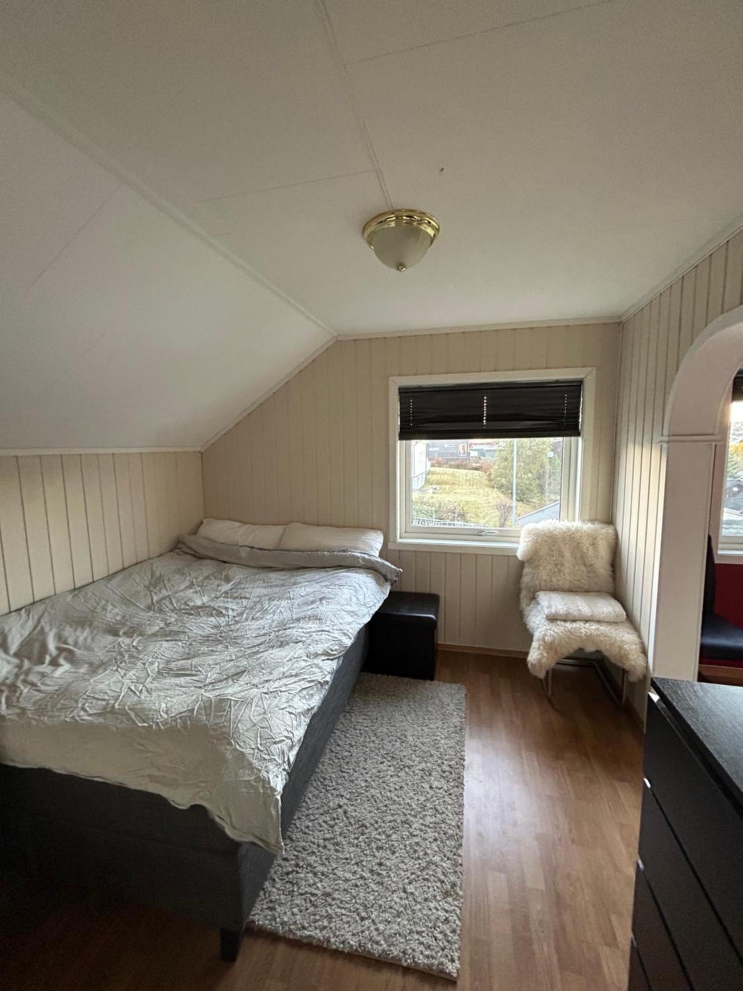 Nydelige Tromsdalen - Rom I Enebolig *